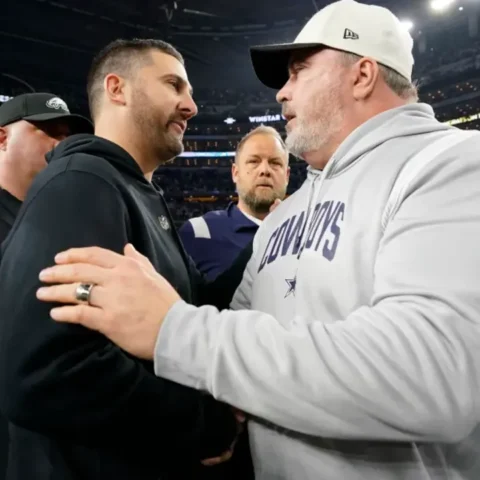 Cowboys' Week 17 effort falls flat as Eagles dominate __-__ 1