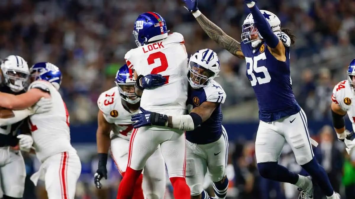 Dallas keeps slim playoff hopes alive as Eagles close on NFC East crown