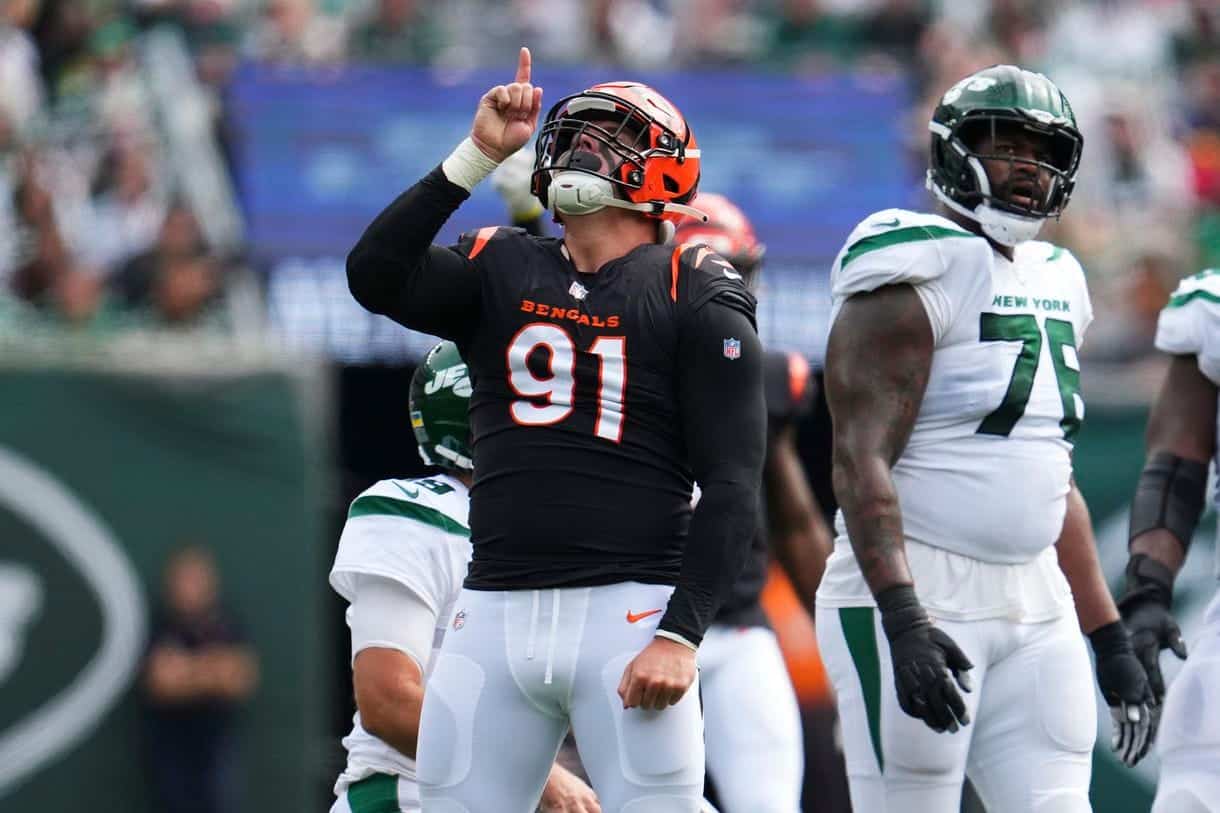 Trey Hendrickson: 3 Brutal Reasons Why the Cowboys have No Shot - Defense, Defensive End, Trade 3 Brutal Reasons the Cowboys Have Zero Shot at Trey Hendrickson