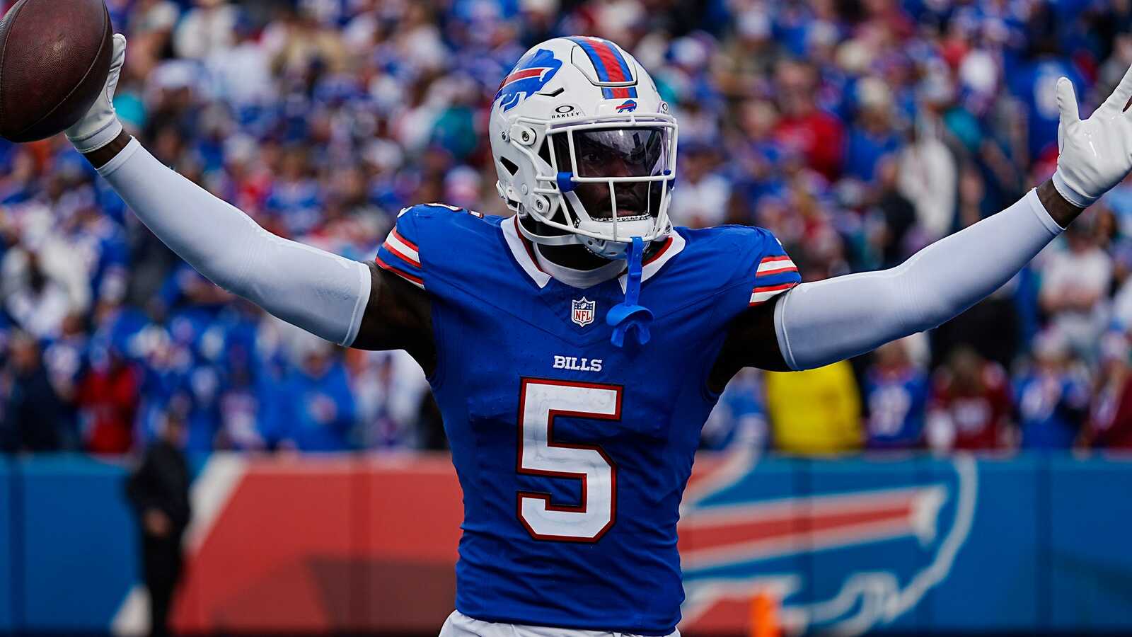 Defensive back Kaiir Elam