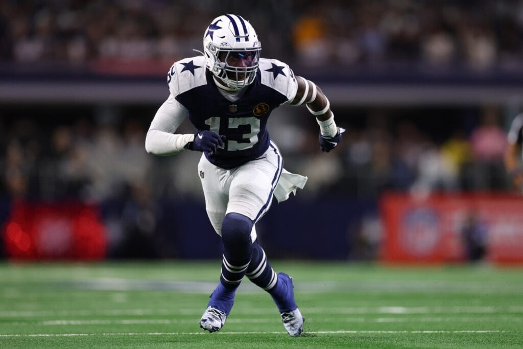 Overshown appears in ESPN's rankings, despite playing just 12 games - DeMarvion Overshown, ESPN, Linebacker ARLINGTON, TEXAS - NOVEMBER 28: Linebacker DeMarvion Overshown #13 of the Dallas Cowboys defends during the second half against the New York Giants at AT&T Stadium on November 28, 2024 in Arlington, Texas. (Photo by Sam Hodde/Getty Images)